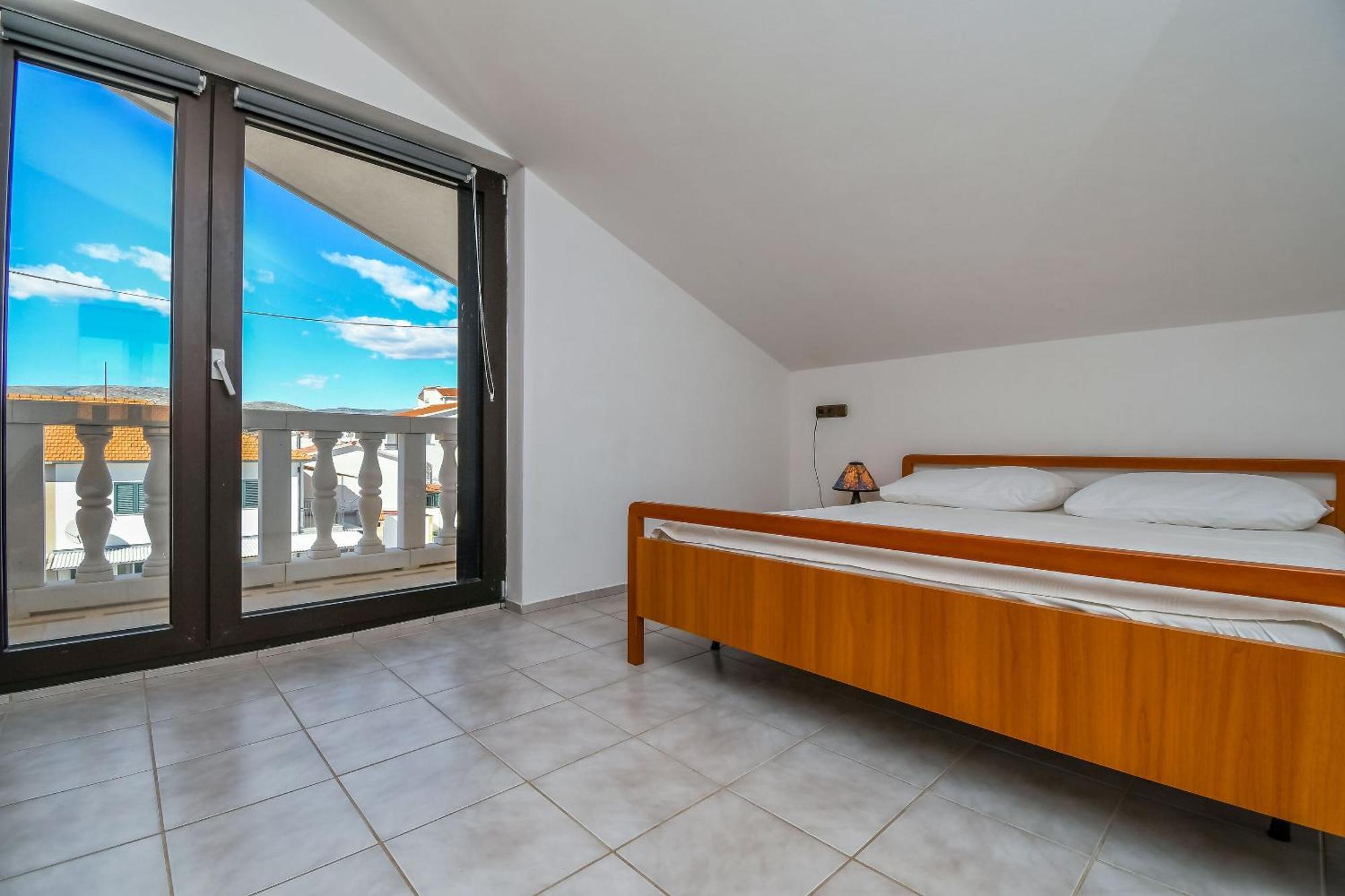 Apartments Anna Trogir Exterior photo