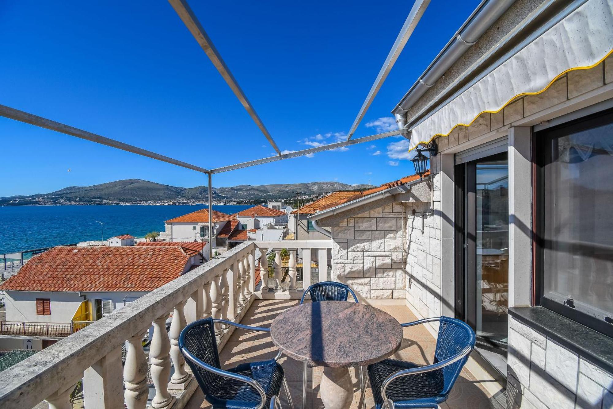 Apartments Anna Trogir Exterior photo