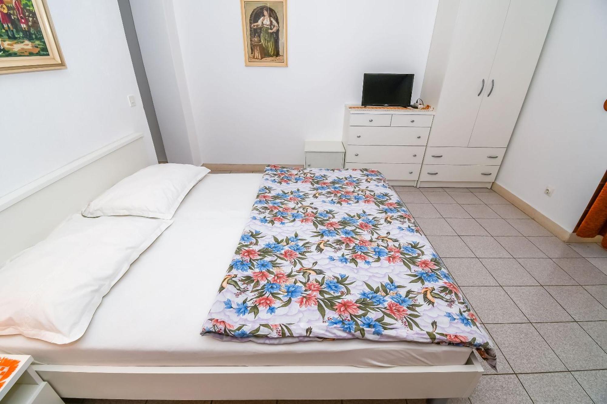 Apartments Anna Trogir Exterior photo